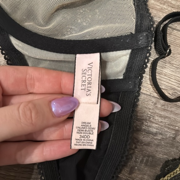 Victoria’s Secret Dream Angels Unlined Demi Bra - Picture 3 of 3